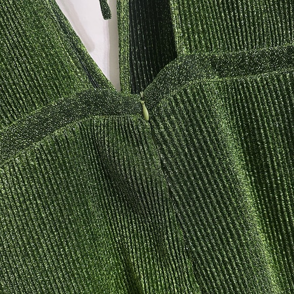 PrettyLittleThing Green Ribbed Jumpsuit - Picture 3 of 3